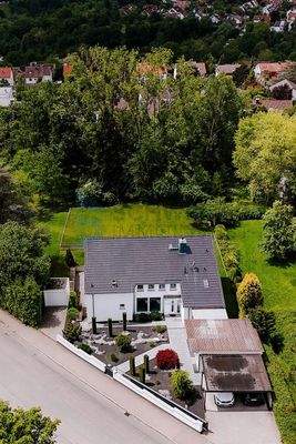 Toplage mit Blick ins Grüne 
