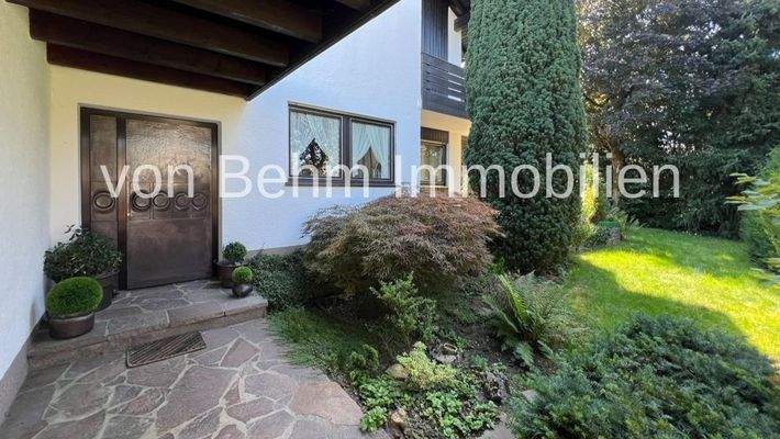 V008-2026_Hauseingang