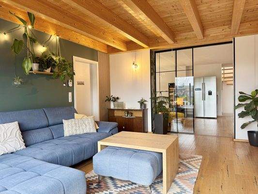 Durchgang in Essbereich mit Schwedenofen