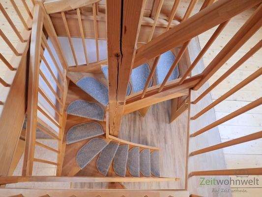 hölzerne Innentreppe