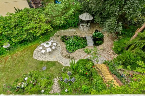 Großzügiger Garten