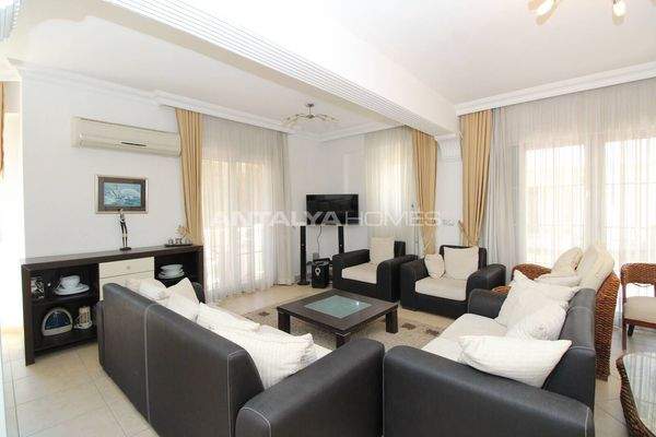 Furnished House in a Complex with a Pool in Belek Antalya
