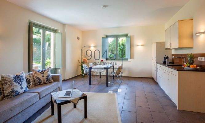 Luxusvilla mit Gästehaus und Panoramablick – Nähe Adria, Marken