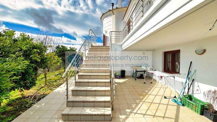 f8a1eb06ac7b4030a7c4e4cf4180d085-original