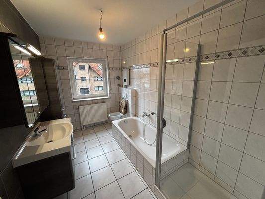 Badezimmer 1.OG rechts WHG 4