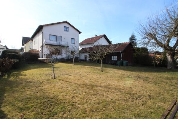 Rückseite mit Garten
