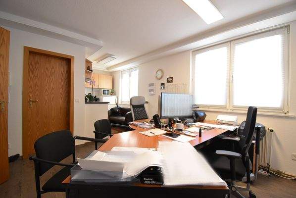 7 Singlewohnung derzeit Büro Einheit 2.JPG