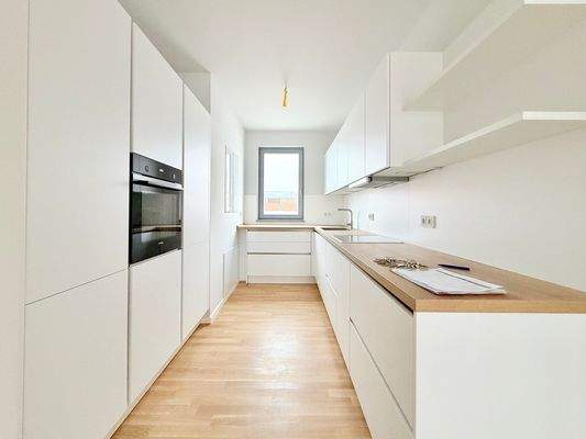 Moderne helle Küche