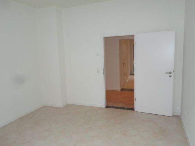 Schicke 2-Zimmerwohnung mit Fußbodenheizung und EBK zu vermieten - Photo 5