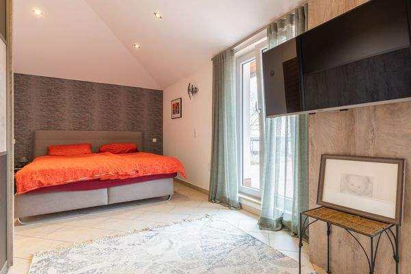 Schlafzimmer (2)