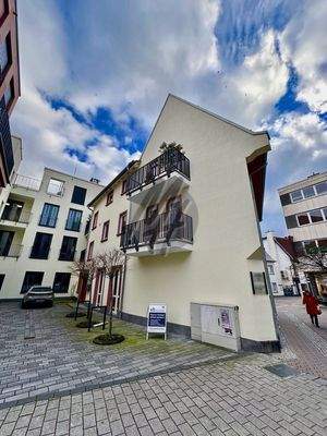 INFOS UNTER: 06171-586000