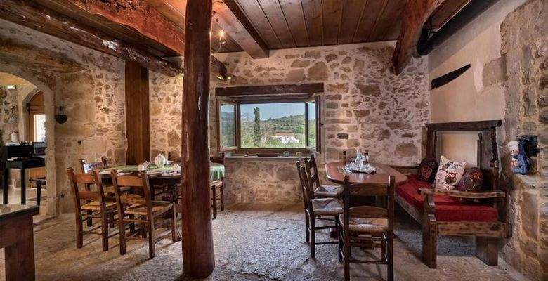 Kreta, Zouridi: Renoviertes Steinhaus aus dem 19. Jahrhundert mit Pool zu verkaufen