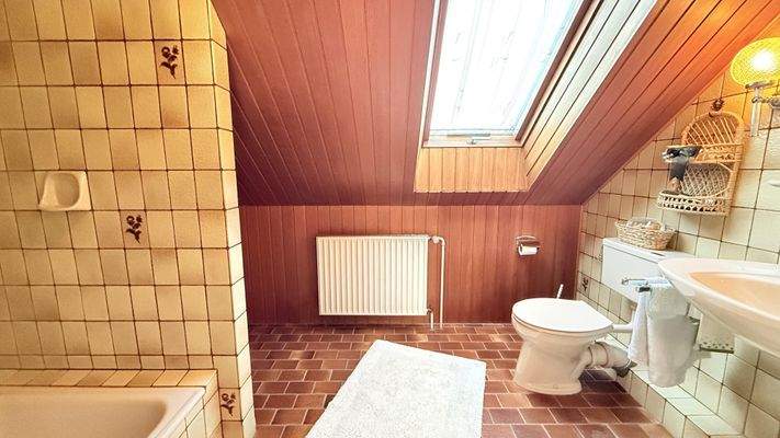 Dachgeschoss Badezimmer