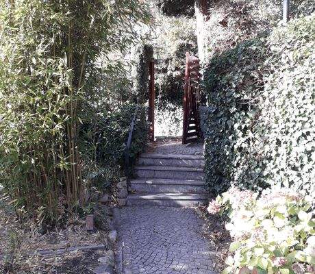 1x umdrehen und den Blick zur Pforte