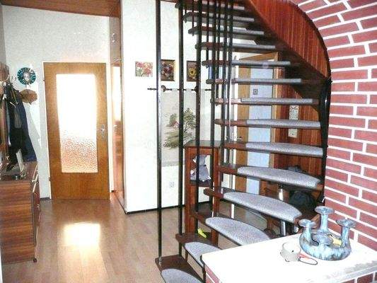 Aufgang zum 1. und 2. Obergeschoß