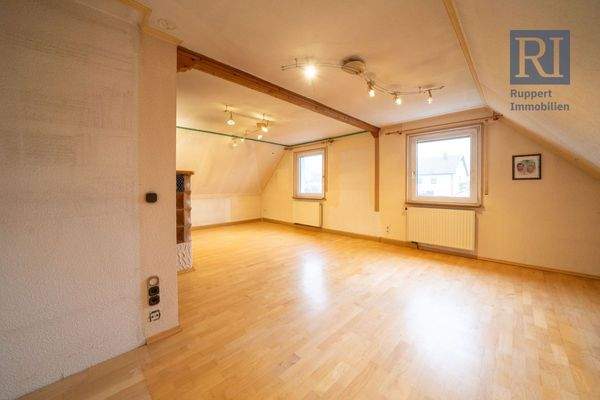 Wohn- und Esszimmer DG