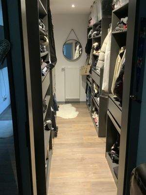 Begehbarer Kleiderschrank im. OG