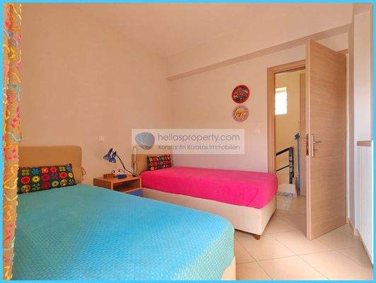 1e06c86902374a8ab8cb5fa36bacb7de-original