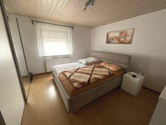 Schlafzimmer Kellergeschoss