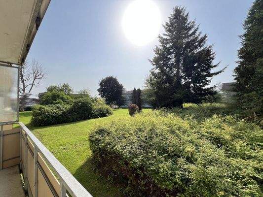 Zweiter, schöner Balkon zum Garten