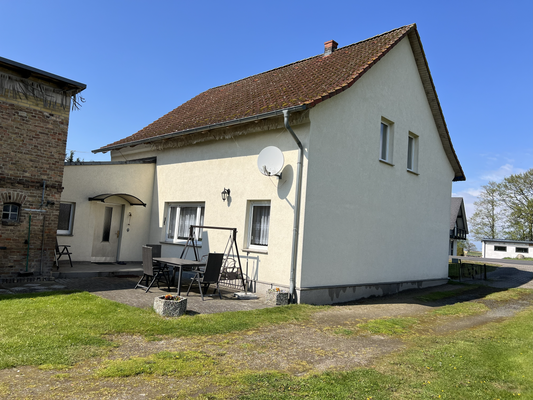 Ansicht vom Hof png.png