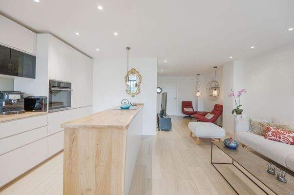 Kitchen + living Apartamentos de Mar Puerto Portals