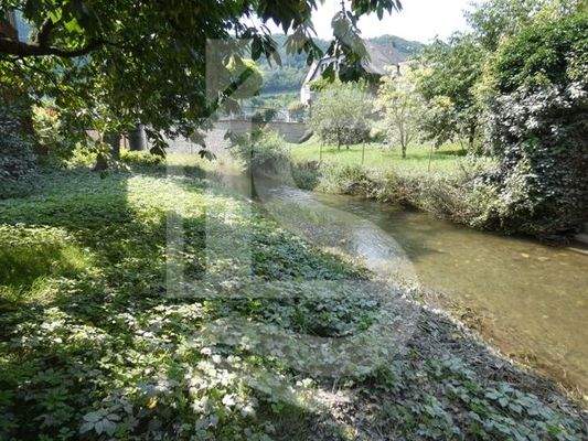 Garten Grundstück mit Bach