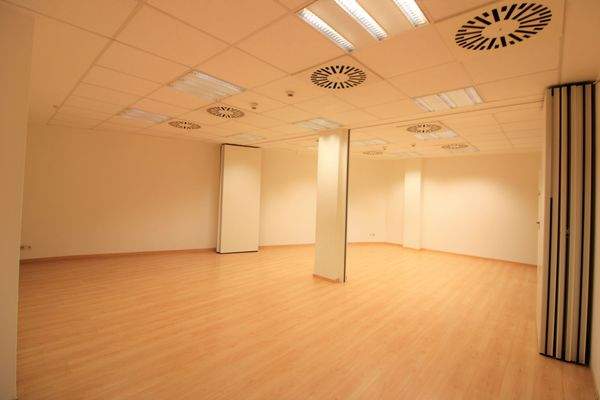 Helle Gewerbefläche