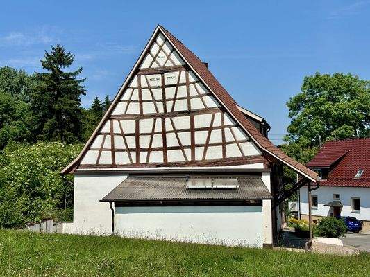 seitliche Gebäudeansicht