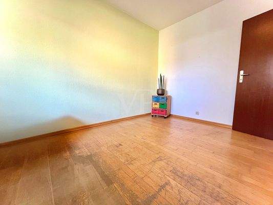 Geräumiges Kinderzimmer