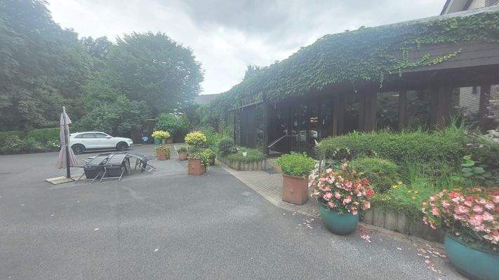 Parkflächen/Hauseingang