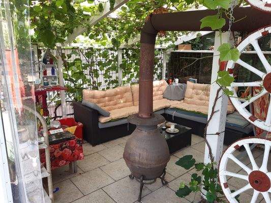 Ruheose im Garten (geschlossen), Wintergarten.jpeg