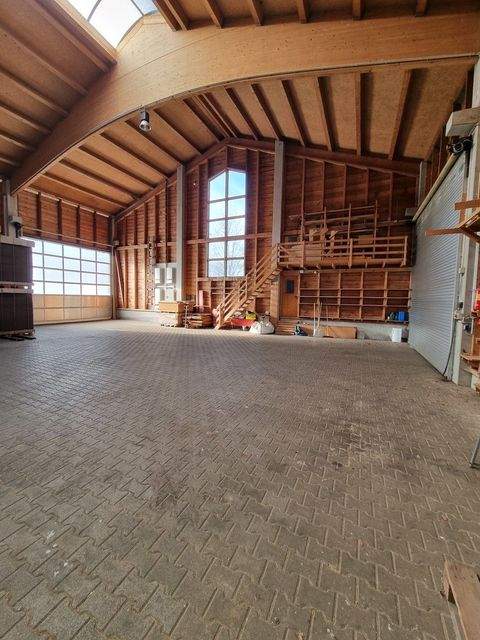 Neumarkt-Sankt Veit Halle, Neumarkt-Sankt Veit Hallenfläche