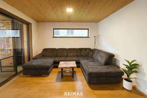 10_Wohnzimmer_KI_bearbeitet