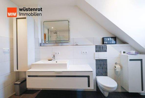 modernes Badezimmer