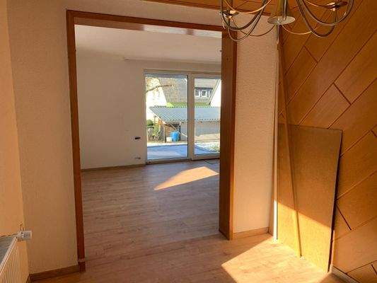 EG - Esszimmer Blick ins Wohnzimmer