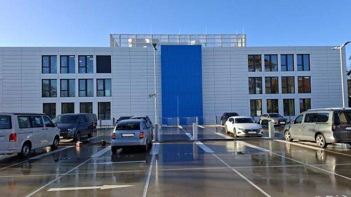 Außenansicht - Stellplätze