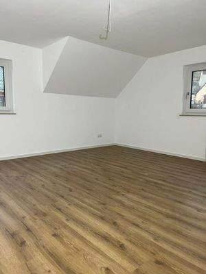 Wohn-Schlafzimmer mit Loggia