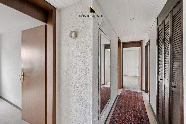 Durch den Flur in alle Räume 