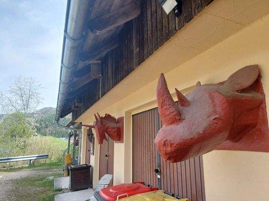 Nebengebäude Garagen