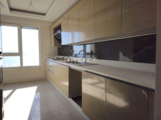 Apartment in a Well-Equipped Complex in Kartal, Istanbul