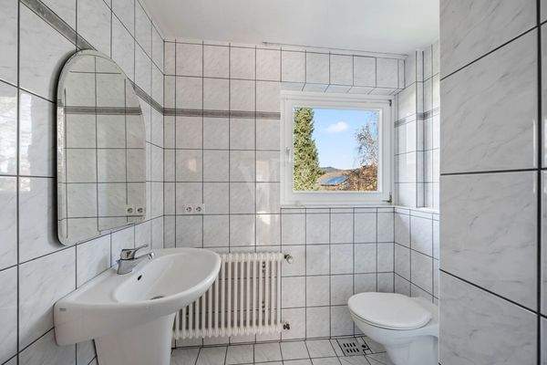 Badezimmer im Erdgeschoss