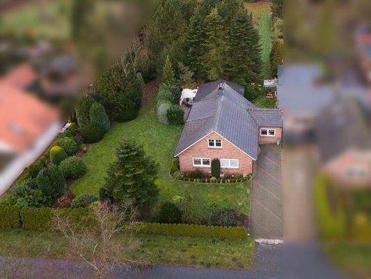 Hausfront aus der Luft