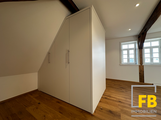 Schlafzimmer mit Einbauschränken