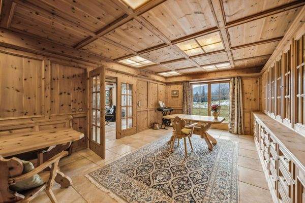 Bibliothek (Zirbelstube)