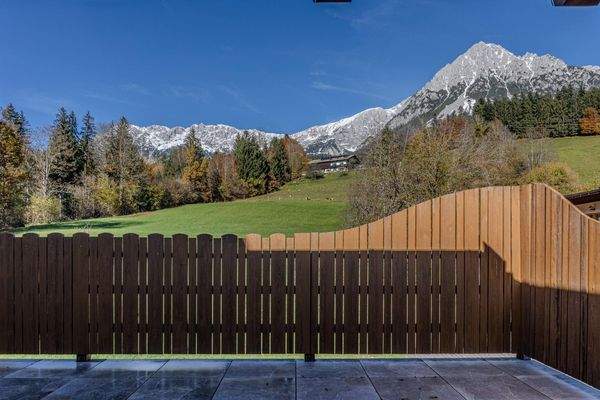 Blick von der Terrasse auf den Wilden Kaiser
