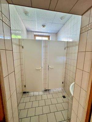 Toilette Gasttube und Bar