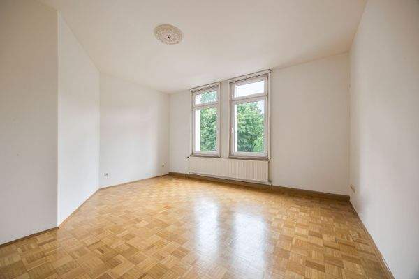 Großzügiger Schnitt mit großen Fenstern - schafft Raum zum Spielen, Lernen und Entspannen