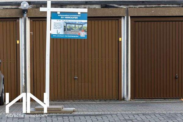 Garage und Stellplatz