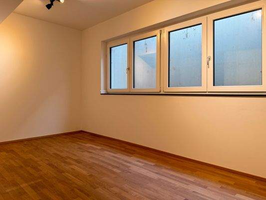 zusätzlicher großer Hobbyraum